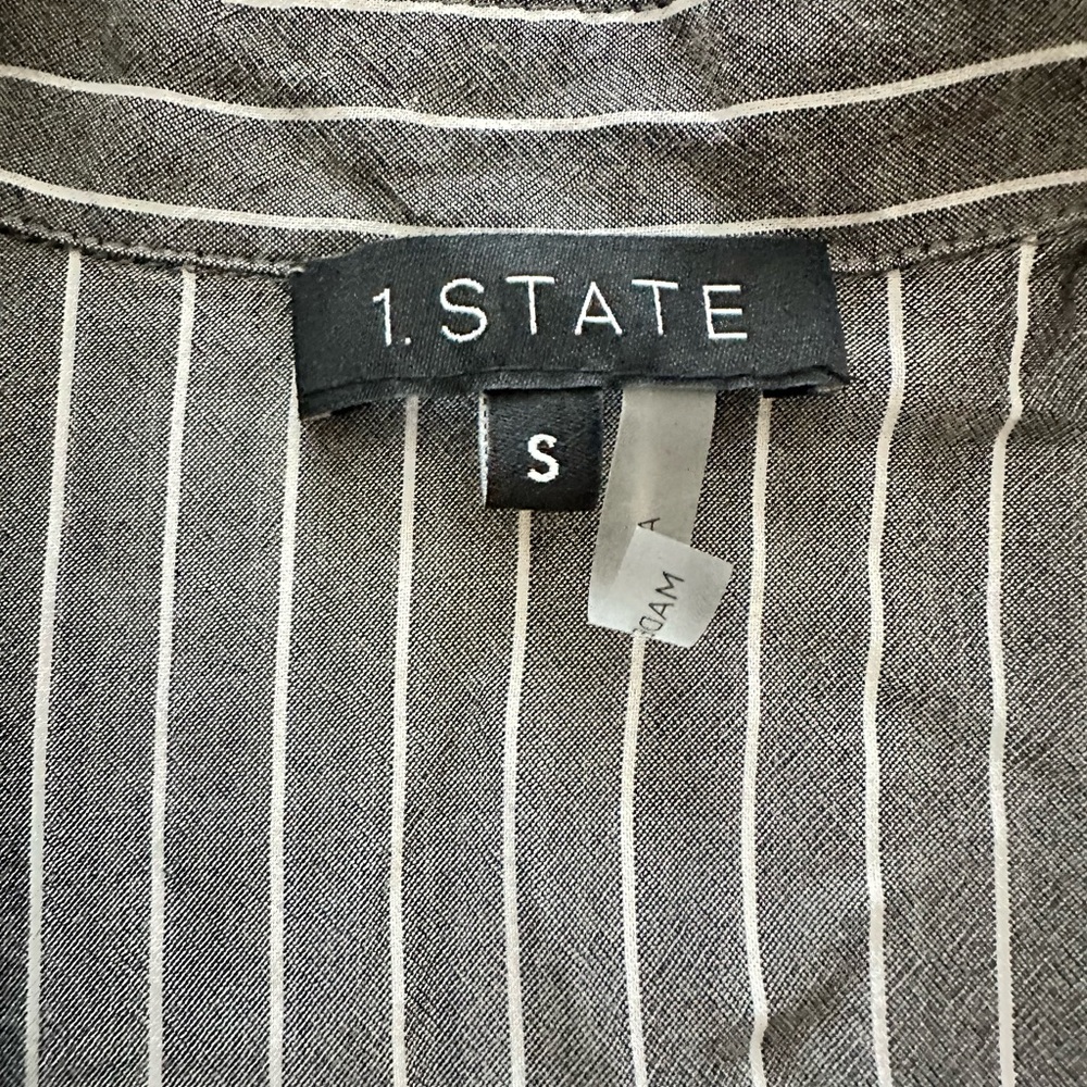 1.Slate gray/white pinstripe shirt - Picture 2 of 2